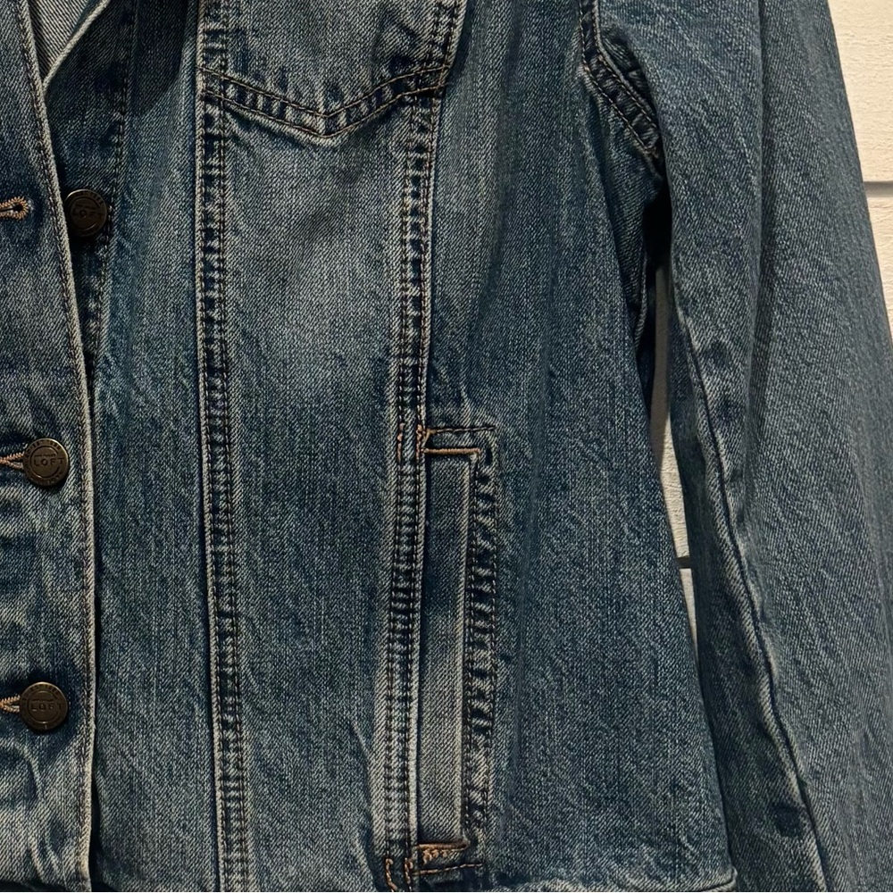 LOFT Classic Denim Jean Jacket in size medium. Great condition! - Picture 7 of 12